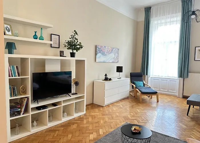 Orangehomes Peaceful Apartment Next To Central Market Hall